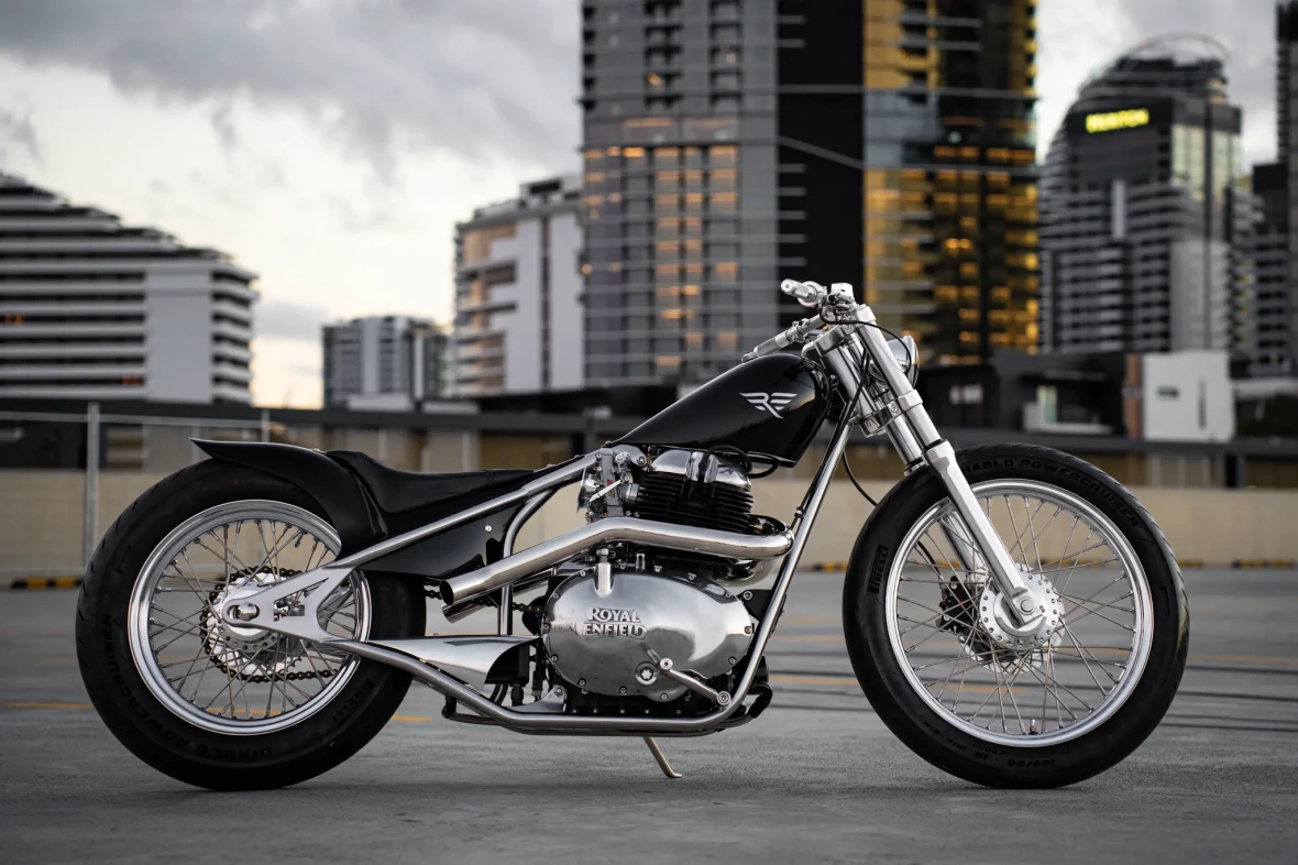 Royal-enfield-busted-knuckles-20206-BKBO-S3-GRIDMC-Web-Tom-Fossati-2